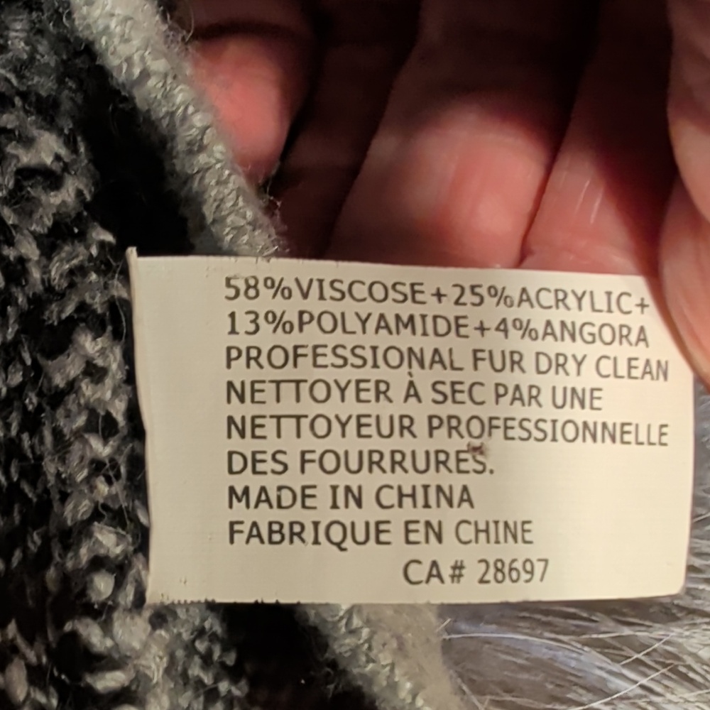 Real Fur. Grey Toque With Fun Design. - Picture 3 of 3